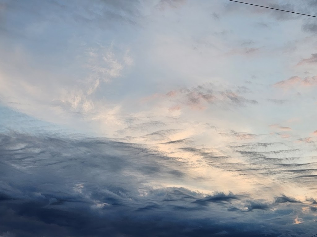 A dynamic sky that looks like the ocean.